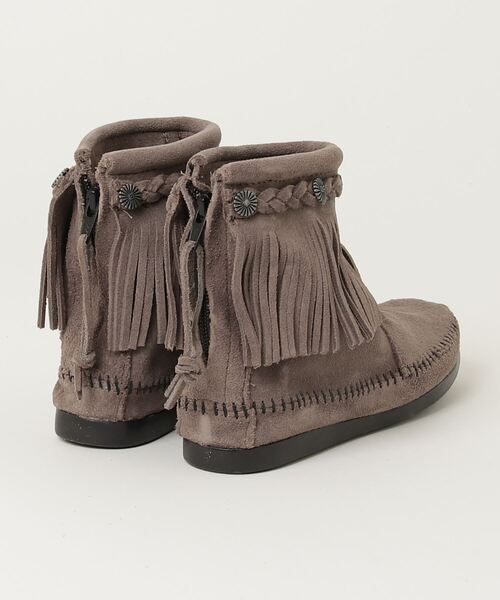 Minnetonka（ミネトンカ）の「『MINNETONKA』ハイ トップ バック ジッパー ブーツ HI TOP BACK ZIP BOOTS（ブーツ・レディース・ライトブラウン/ブラック/ダークブラウン/ブラウン/グレー・US5.5/US6/US5）」の7枚目の写真