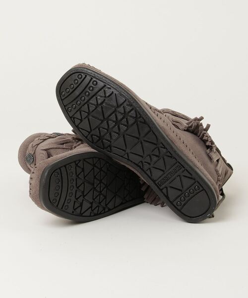 Minnetonka（ミネトンカ）の「『MINNETONKA』ハイ トップ バック ジッパー ブーツ HI TOP BACK ZIP BOOTS（ブーツ・レディース・ライトブラウン/ブラック/ダークブラウン/ブラウン/グレー・US5.5/US6/US5）」の6枚目の写真