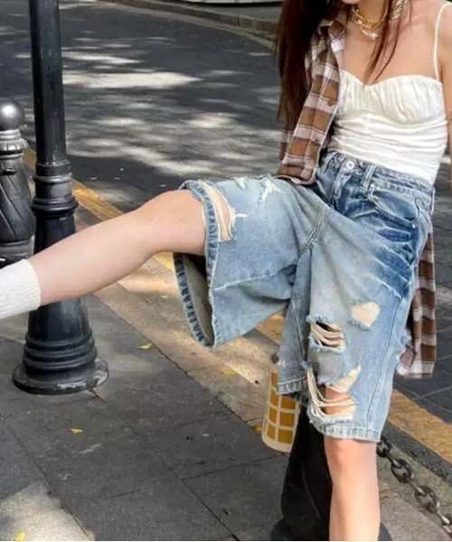 SHEENA(シーナ)の「ダメージハーフルーズデニムパンツ(デニムパンツ・レディース・ライトブルー・S/M/L)」の19枚目の写真