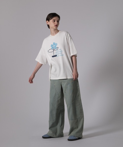 ONCILY(オンシェリー)の「FLOWER LOGO T-SHIRT / フラワーロゴTシャツ(Tシャツ/カットソー・メンズ・ブラック/ネイビー/オフホワイト・SMALL/LARGE/MEDIUM)」の4枚目の写真