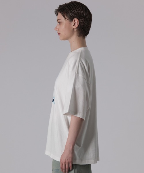 ONCILY(オンシェリー)の「FLOWER LOGO T-SHIRT / フラワーロゴTシャツ(Tシャツ/カットソー・メンズ・ブラック/ネイビー/オフホワイト・SMALL/LARGE/MEDIUM)」の8枚目の写真