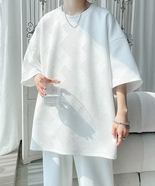 AsaAura(アサオーラ)の「ふくれ幾何学 クルーネック半袖 Tシャツ(Tシャツ/カットソー・メンズ・グレー/ベージュ/ブラック/ホワイト・M/L)」の2枚目の写真