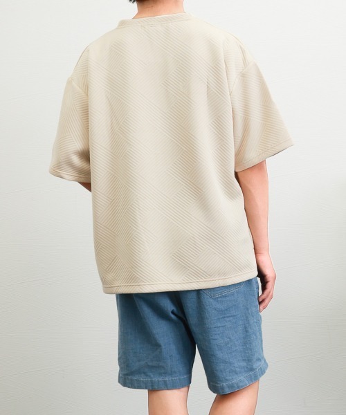 AsaAura(アサオーラ)の「ふくれ幾何学 クルーネック半袖 Tシャツ(Tシャツ/カットソー・メンズ・グレー/ベージュ/ブラック/ホワイト・M/L)」の8枚目の写真