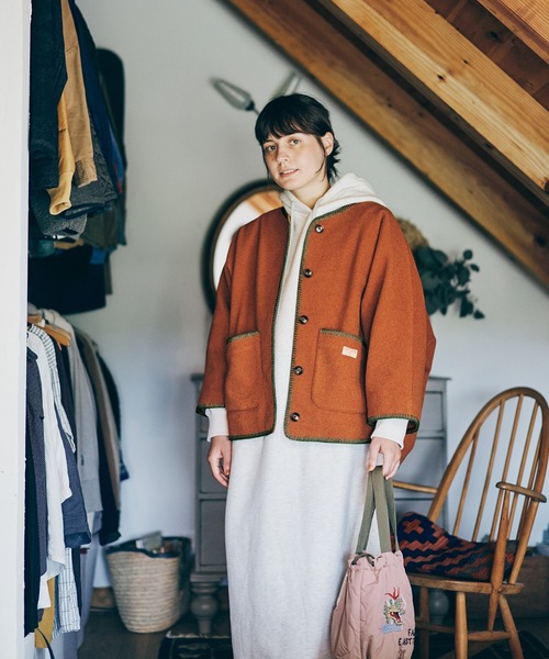 KRIFF MAYER Lady's Collection（クリフメイヤーレディースコレクション）の「ブランケットステッチドルマンJK（ノーカラージャケット・レディース・ブルーグリーン/レンガ/カラフル/チャコール/ベージュ・MEDIUM/LARGE）」の6枚目の写真