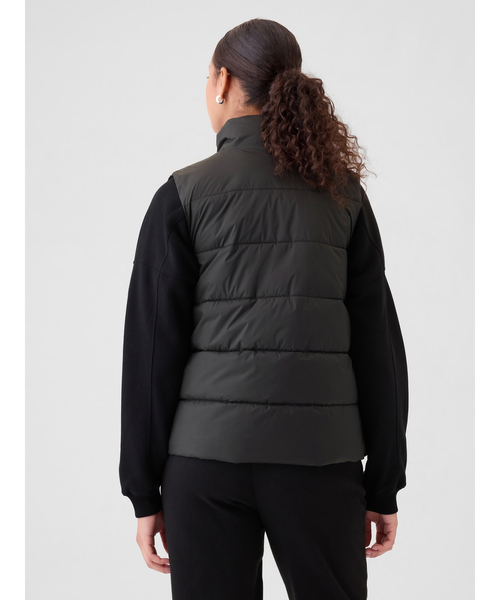 GAP（ギャップ）の「コールドコントロール パファーベスト（ダウンベスト・レディース・カーキ/ブラック/アイボリー・XS/S/M/L/XXS）」の10枚目の写真
