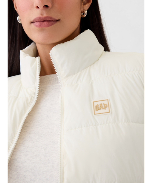 GAP（ギャップ）の「コールドコントロール パファーベスト（ダウンベスト・レディース・カーキ/ブラック/アイボリー・XS/S/M/L/XXS）」の17枚目の写真