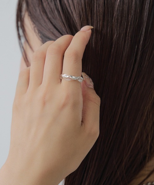 RAY CASSIN（レイカズン）の「ワインディングリング（リング・レディース・シルバー・FREE）」の2枚目の写真