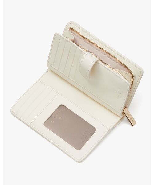 kate spade new york（ケイトスペード ニューヨーク）の「キャリー ミディアム コンパクト バイフォールド ウォレット（財布・レディース・アイボリー・ONESIZE）」の2枚目の写真