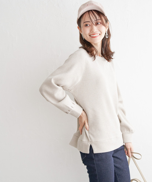 ikka（イッカ）の「ラメワッフルプルオーバー（Tシャツ/カットソー・レディース・ブラック/ライトベージュ/ブルー・M/L/S）」の2枚目の写真
