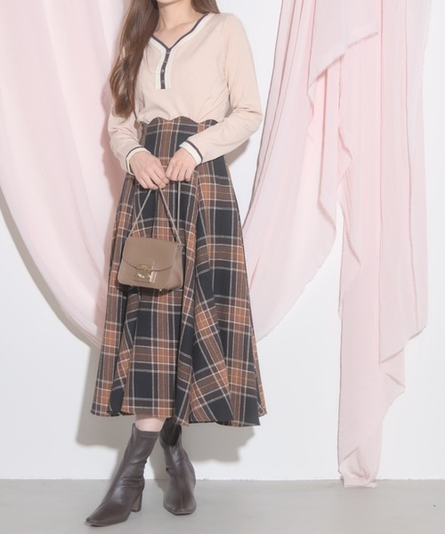 tocco closet(トッコ クローゼット)の「【ZOZO限定】配色Vネックニットトップス(ニット/セーター・レディース・ベージュ/ブラック/ライトブルー/オフホワイト・M)」の9枚目の写真