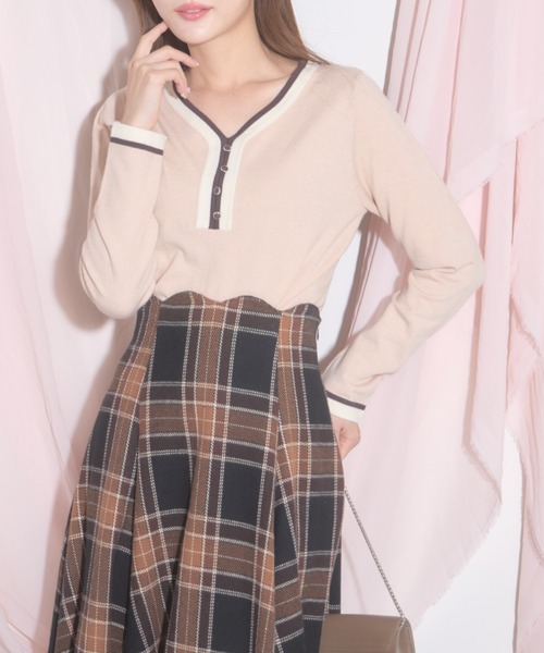 tocco closet(トッコ クローゼット)の「【ZOZO限定】配色Vネックニットトップス(ニット/セーター・レディース・ベージュ/ブラック/ライトブルー/オフホワイト・M)」の10枚目の写真