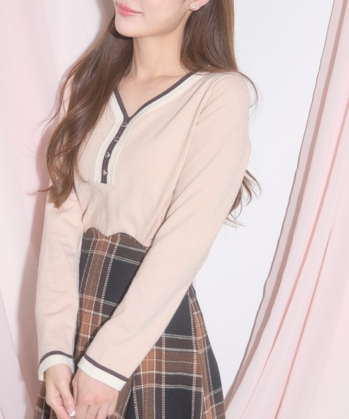 tocco closet(トッコ クローゼット)の「【ZOZO限定】配色Vネックニットトップス(ニット/セーター・レディース・ベージュ/ブラック/ライトブルー/オフホワイト・M)」の14枚目の写真