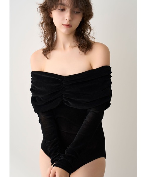 LILY BROWN（リリーブラウン）の「【LILY BROWN Lingerie】カップインオフショルダーボディ（Tシャツ/カットソー・レディース・ピンクベージュ/カーキ/ブラック・FREE）」の2枚目の写真