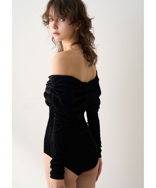 LILY BROWN（リリーブラウン）の「【LILY BROWN Lingerie】カップインオフショルダーボディ（Tシャツ/カットソー・レディース・ピンクベージュ/カーキ/ブラック・FREE）」の4枚目の写真