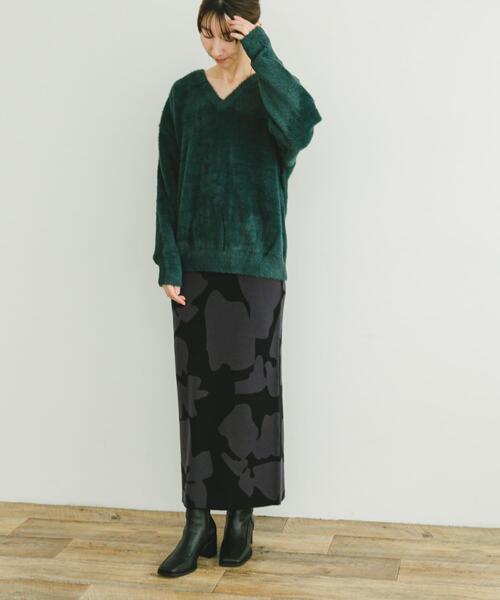 ITEMS URBANRESEARCH(アイテムズ アーバンリサーチ)の「ミニシャギーVネックニット(ニット/セーター・レディース・アイボリー/チャコールグレー/グリーン・FREE)」の6枚目の写真