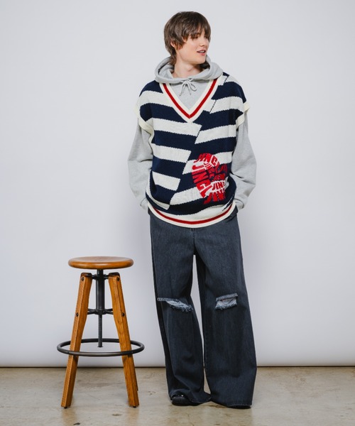 JINCL(ジンクル)の「ボーダーニットベスト(ベスト・メンズ・ブラウン/ネイビー・MEDIUM/J)」の21枚目の写真