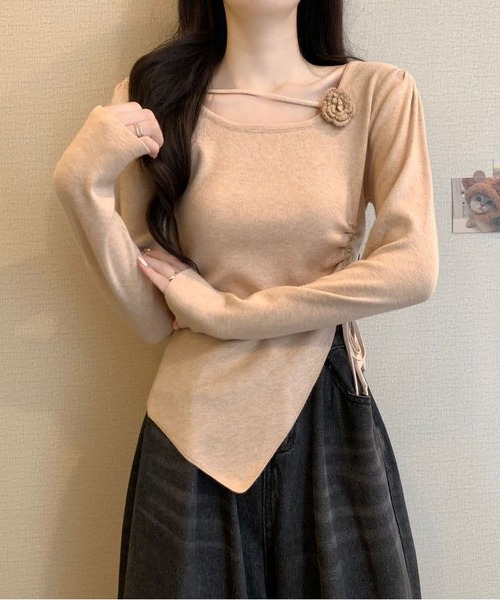 MAISON DE THERESE(メゾン ド テレーズ)の「シャーリングギャザー フラワー 長袖ニットトップス(ニット/セーター・レディース・ブラック/グレイッシュベージュ/ピンク/レッド/ベージュ/ミント・M/L)」の3枚目の写真