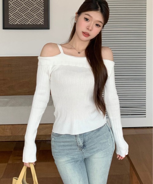 kirakiraShop(キラキラショップ)の「ストラップ オフショルダー リブニット トップス(ニット/セーター・レディース・ホワイト/ピンク/グレー/ブラック・FREE)」の5枚目の写真