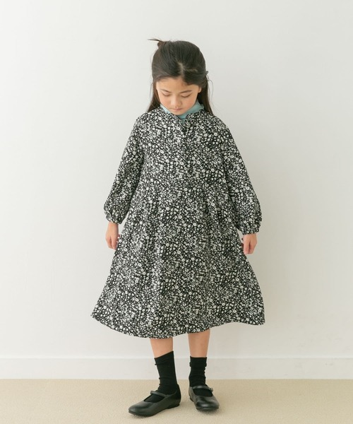 URBAN RESEARCH DOORS（アーバンリサーチドアーズ）の「『親子リンク』フラワープリントワンピース(KIDS)（ワンピース・キッズ・ネイビー/ブラック・105/120/135）」の6枚目の写真