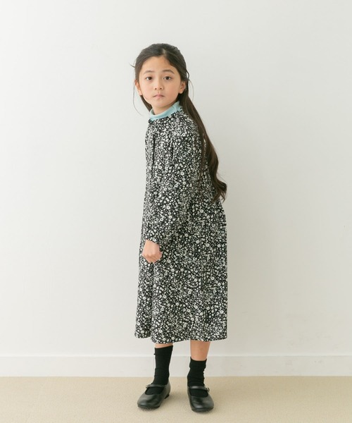 URBAN RESEARCH DOORS（アーバンリサーチドアーズ）の「『親子リンク』フラワープリントワンピース(KIDS)（ワンピース・キッズ・ネイビー/ブラック・105/120/135）」の7枚目の写真