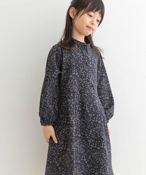 URBAN RESEARCH DOORS（アーバンリサーチドアーズ）の「『親子リンク』フラワープリントワンピース(KIDS)（ワンピース・キッズ・ネイビー/ブラック・105/120/135）」の12枚目の写真