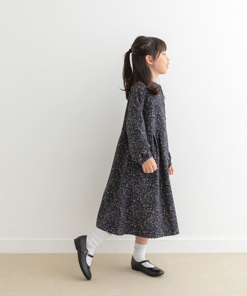 URBAN RESEARCH DOORS（アーバンリサーチドアーズ）の「『親子リンク』フラワープリントワンピース(KIDS)（ワンピース・キッズ・ネイビー/ブラック・105/120/135）」の14枚目の写真