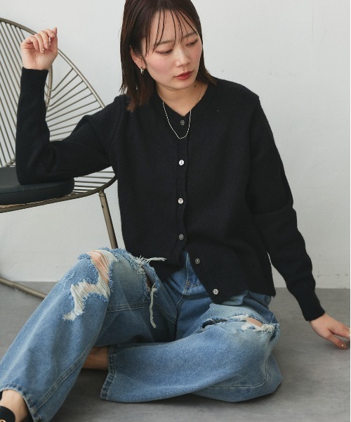 ad thie(アドティエ)の「クルーネック ベーシック ニットカーディガン(カーディガン/ボレロ・レディース・ベージュ/ブラウン/ブラック/アイボリー/グレー・FREE)」の10枚目の写真
