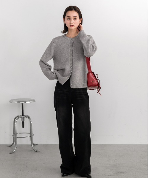 ad thie(アドティエ)の「クルーネック ベーシック ニットカーディガン(カーディガン/ボレロ・レディース・ベージュ/ブラウン/ブラック/アイボリー/グレー・FREE)」の15枚目の写真