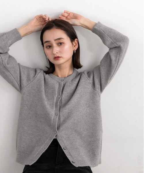 ad thie(アドティエ)の「クルーネック ベーシック ニットカーディガン(カーディガン/ボレロ・レディース・ベージュ/ブラウン/ブラック/アイボリー/グレー・FREE)」の17枚目の写真