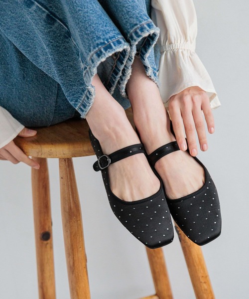 CHANEL ブラック スエード フラットパンプス LOWRYS FARM（ローリーズファーム）の「ベルトフラットシューズ 283805