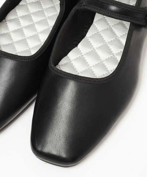 CHANEL ブラック スエード フラットパンプス LOWRYS FARM（ローリーズファーム）の「ベルトフラットシューズ 283805