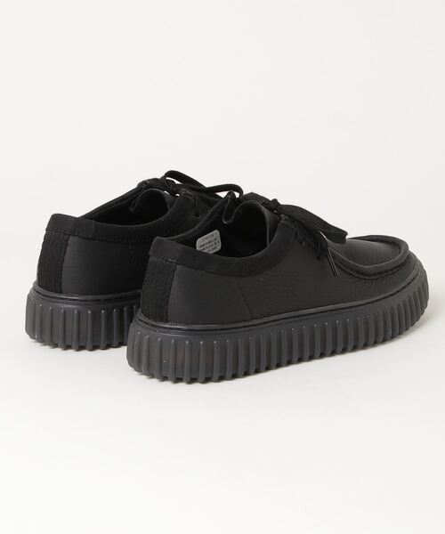 Clarks(クラークス)の「Torhill Lo / トーヒルロー(ブラックレザー)(モカシン/デッキシューズ・メンズ・ブラック・UK6.5/UK7/UK7.5/UK8/UK8.5/UK9/UK9.5/UK10/UK6)」の2枚目の写真