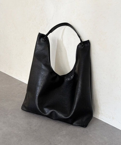 Thevon(ゼボン)の「2ポーチ付きワンハンドルバッグ(トートバッグ・レディース・ブラック/シルバー・FREE)」の7枚目の写真