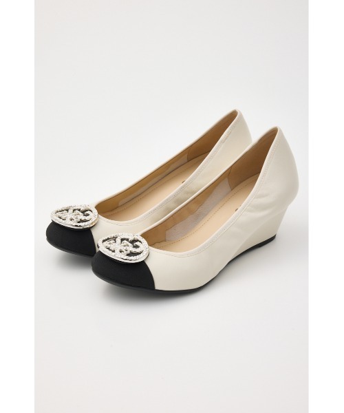 STACCATO（スタッカート）の「STビジューウェッジソールパンプス（パンプス・レディース・ブラック/ホワイト・22.5cm/24.5cm/24cm/23.5cm/23cm）」の14枚目の写真