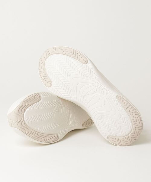PUMA（プーマ）の「プーマ PUMA SOFTRIDE ハーモニー EASE IN GL W_（スニーカー・レディース・ベージュ・23.5cm/24.5cm/25.5cm/23.0cm/24.0cm/25.0cm/26.0cm）」の3枚目の写真