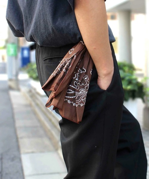 HAV-A-HANK（ハバハンク ）の「【HAV-A-HANK】ハバハンク ペイズリー柄バンダナ MADE IN USA NBA-0001（バンダナ/スカーフ・メンズ・オリーブ/サックスブルー/ブラック×レッド/グレー/ターコイズブルー/シルバー/ブラウン/レッド/ピンク/ライム/グリーン/バーガンディー/ベージュ/ネイビー/オレンジ/ダークネイビー/ロイヤルブルー/ブラック/ホワイト・FREE）」の5枚目の写真