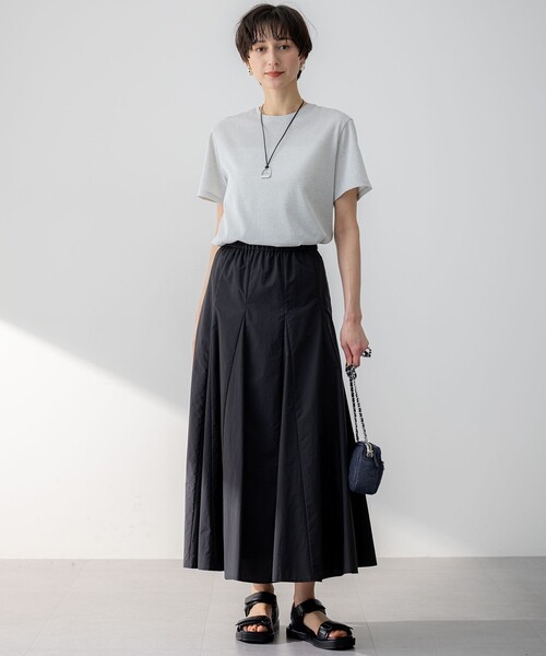 23区 L(ニジュウサンクオオキイサイズ)の「【撥水加工/洗える】ナイロンコットンタフタ フレア スカート(スカート・レディース・カーキ系/ダークブラウン系/ベージュ系/ブラック系・46/44/48/50)」の9枚目の写真