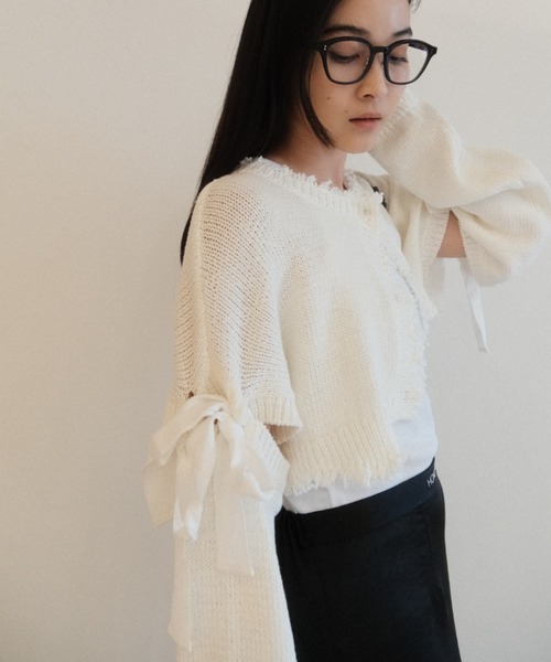 HONEY MI HONEY(ハニーミーハニー)の「cropped ribbon cardigan(カーディガン/ボレロ・レディース・ベージュ/ホワイト/ブラック・FREE)」の2枚目の写真