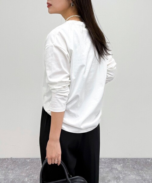 fredy emue（フレディエミュ）の「シルケットPARI ロンTシャツ（Tシャツ/カットソー・レディース・オフホワイト/チャコールグレー/ベージュ・38）」の4枚目の写真