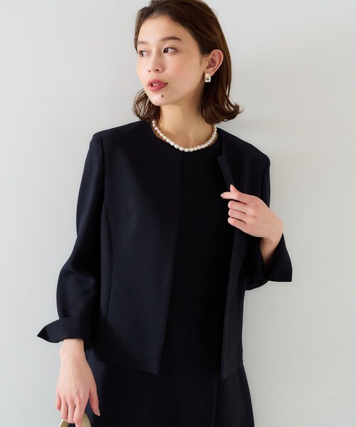 UNTITLED（アンタイトル）の「【セットアップ可/短丈】ドライタッチジャケット（ノーカラージャケット・レディース・オフホワイト/ナチュラル/ネイビー・00/01/02/03/04/42/44/46/48/50）」の13枚目の写真