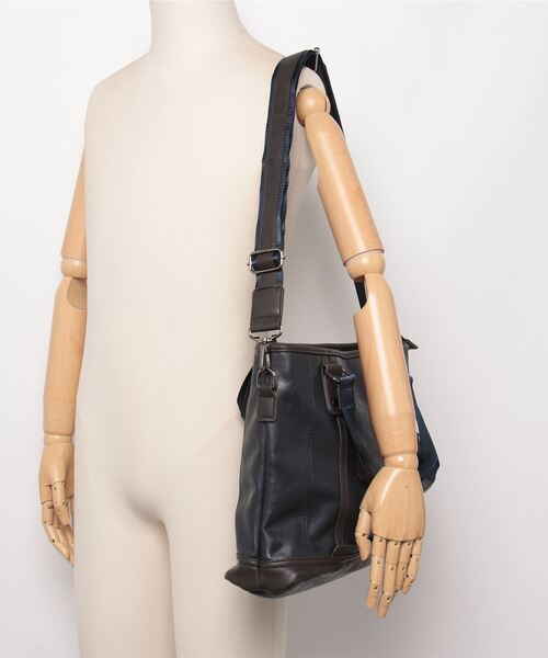 ARCADE(アーケード)の「2way トートバッグ ショルダーバッグ 合成皮革(トートバッグ・メンズ・ダークネイビー/ブラック・FREE)」の6枚目の写真