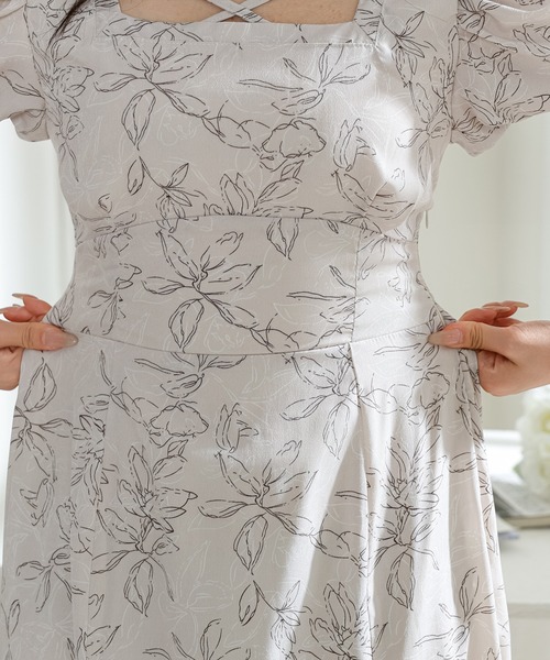 Lace Ladies(レースレディース)の「ボタニカル プリント パフスリーブ バックコンシャス ワンピース(ワンピース・レディース・ベージュ/ブラック/アイボリー・FREE/S)」の21枚目の写真