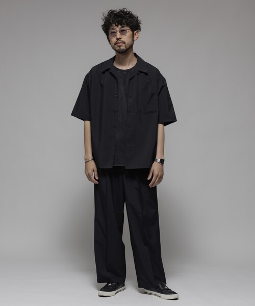 FREAK'S STORE（フリークスストア）の「FREAK’S STORE/フリークスストア Reflax 機能性素材 リラックスフィット オープンカラーシャツ ショートスリーブ/吸水速乾/イージーケア/UVカット/接触冷感/エコ素材/ストレッチ（シャツ/ブラウス・メンズ・チャコールグレー/ブラック/オフホワイト/ブラウン・SMALL/MEDIUM/LARGE）」の6枚目の写真