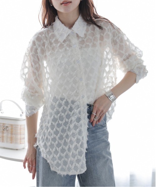 AMELY(エミリー)の「ダイヤフリンジシアーシャツ(シャツ/ブラウス・レディース・ホワイト/ブラック/ブルー・フリー)」の1枚目の写真