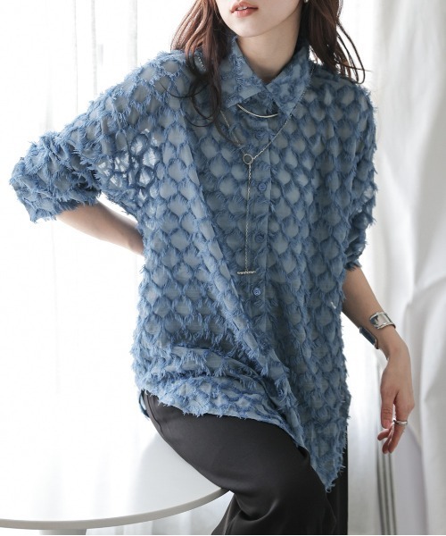AMELY(エミリー)の「ダイヤフリンジシアーシャツ(シャツ/ブラウス・レディース・ホワイト/ブラック/ブルー・フリー)」の3枚目の写真