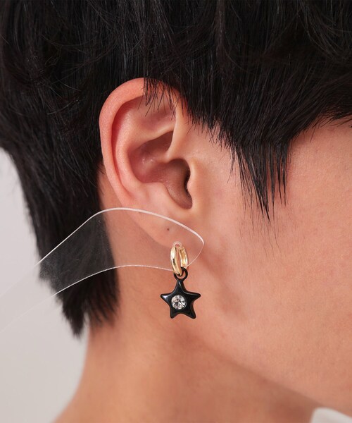 OPAQUE.CLIP（オペークドットクリップ）の「ブラック×ビジュー モチーフピアス（ピアス（両耳用）・レディース・ゴールド/シルバー・00）」の4枚目の写真