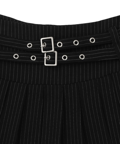Figments（フィグメンツ）の「ダブルベルトストライププリーツミニスカート（スカート・レディース・ブラック/グレー・SMALL/MEDIUM）」の4枚目の写真