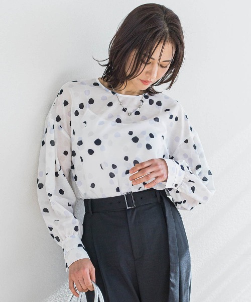 LAUTREAMONT(ロートレアモン)の「ランダムドットプリントブラウス≪洗濯機で洗える≫(シャツ/ブラウス・レディース・ホワイト系その他/イエロー系その他・9号)」の4枚目の写真