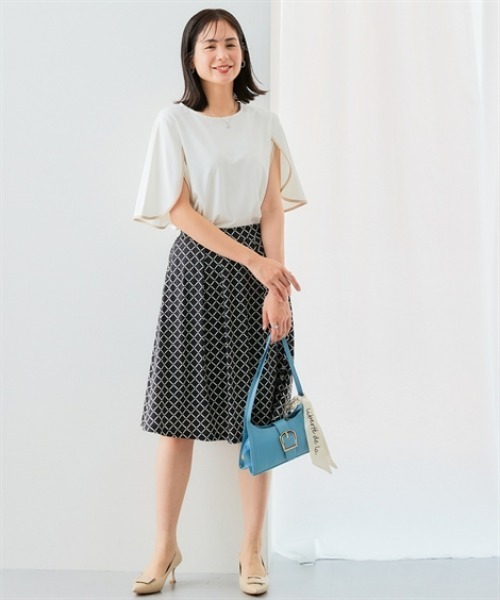 7days Life Styling(セブンデイズライフスタイリング)の「【接触冷感】シルケット加工配色フラワースリーブトップス(Tシャツ/カットソー・レディース・オフホワイト/ライトベージュ/サックスブルー/ブラウン/ネイビー・M/L/LL/3L/S)」の21枚目の写真
