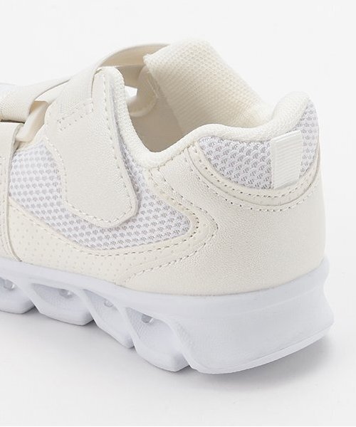 petit main(プティマイン)の「ぴかぴかフラッシュシューズ(スニーカー・キッズ・オフホワイト/ブラック/ライトピンク・16cm/18cm/17cm/15cm)」の7枚目の写真